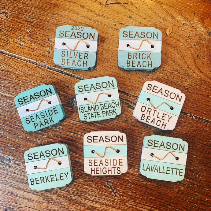 Beach badge magnets